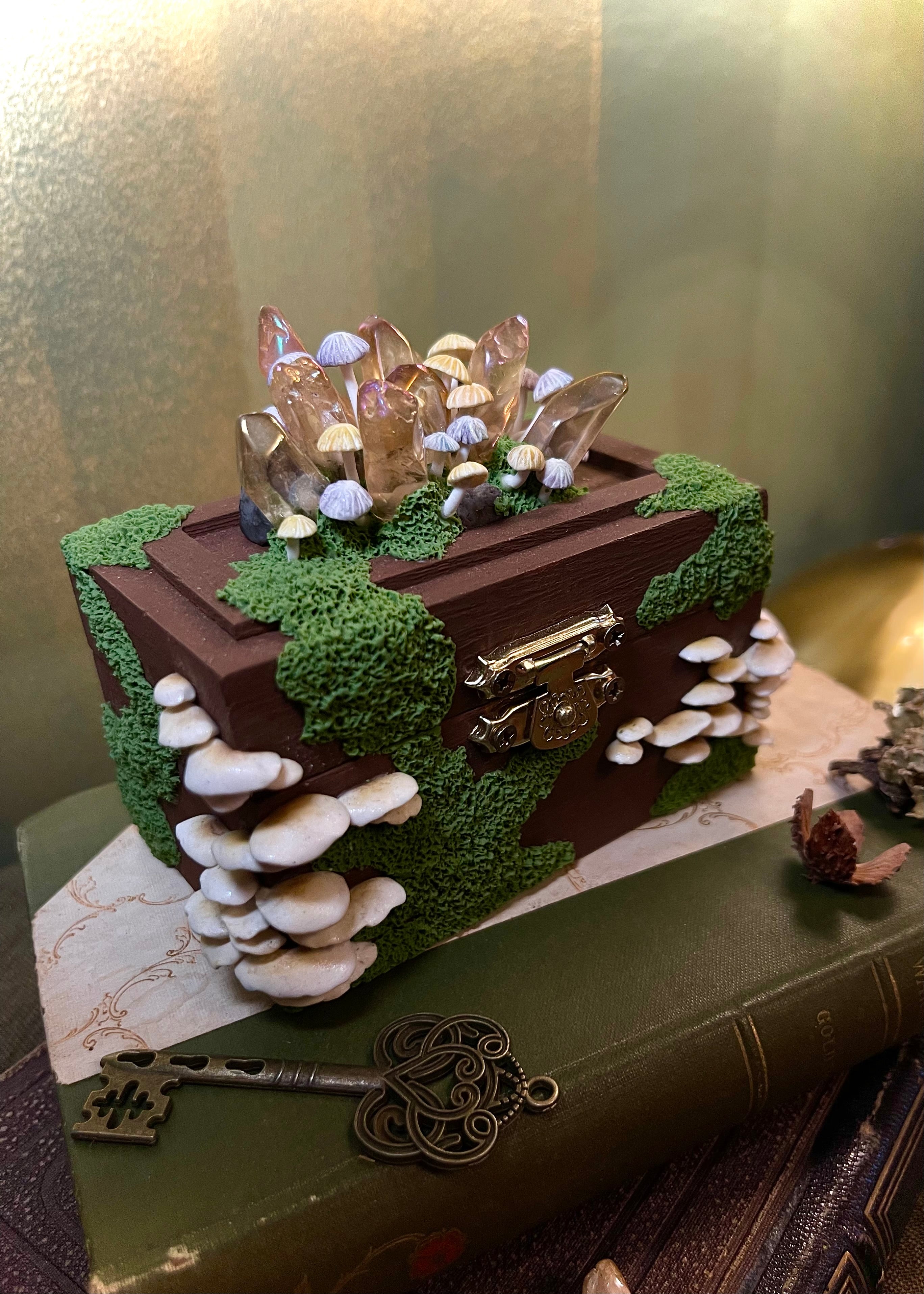 Crystal Mushroom Box