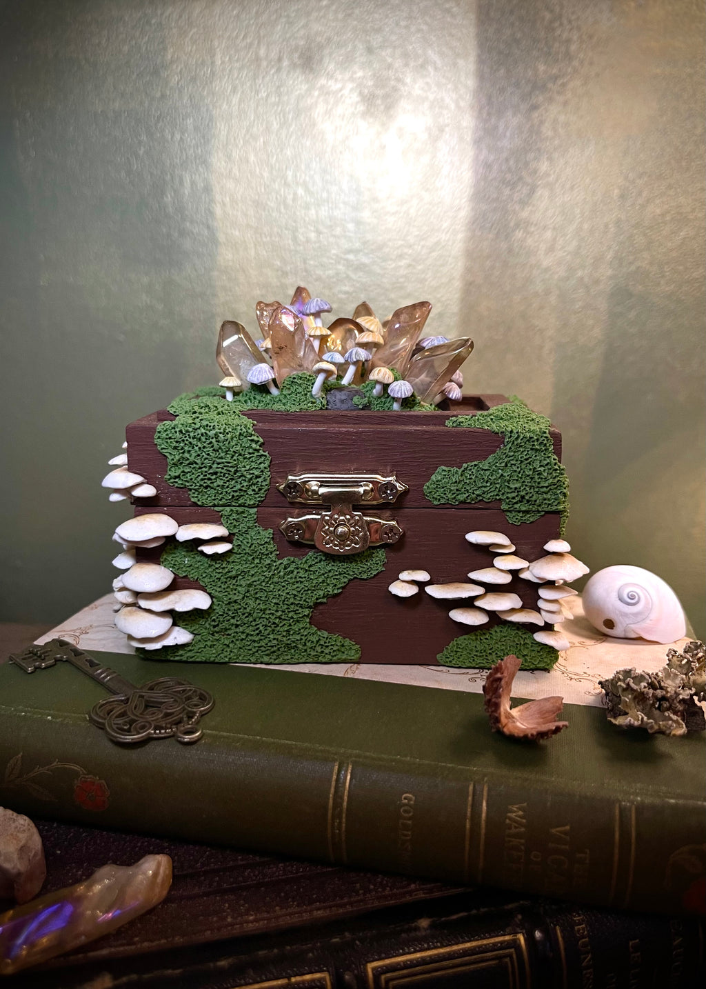 Crystal Mushroom Box